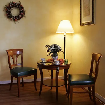 Отель Laacher Lay 3*